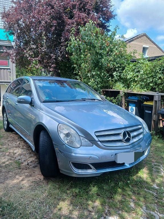 Blau Gebraucht 2006 Mercedes R320 Van / Kleinbus | 3.200 € (Guter Preis) - Bild 1/4