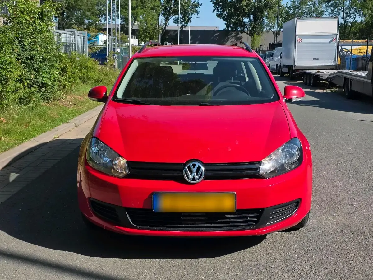 Second-hand VW Golf VII 104 CP (76 kW) 2012 Roșu Break