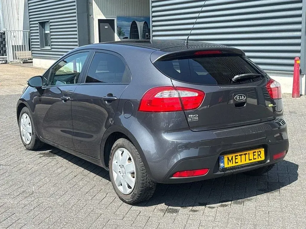 Gebraucht Kia Rio 86 PS (63 kW) 2012 Grau Limousine