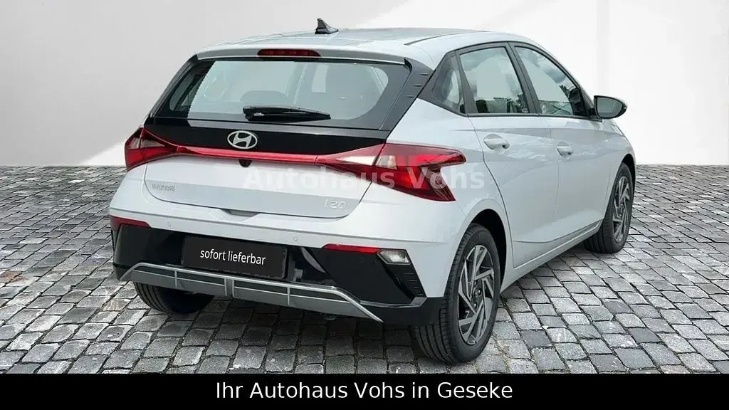 Neu Hyundai i20 GO! 90 PS (66 kW) 2026 Grün Kleinwagen
