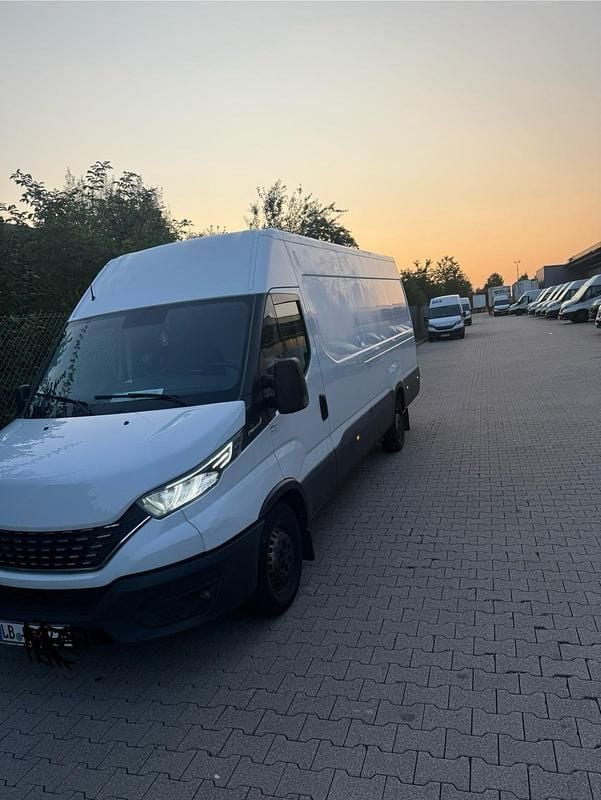 Weiß Gebraucht 2021 Iveco Daily | 15.500 € - Bild 1/4