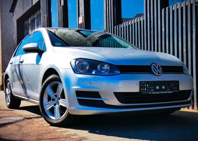 Silber Gebraucht 2013 VW Golf VII Comfortline Limousine | 5.390 € (Guter Preis) - Bild 1/4