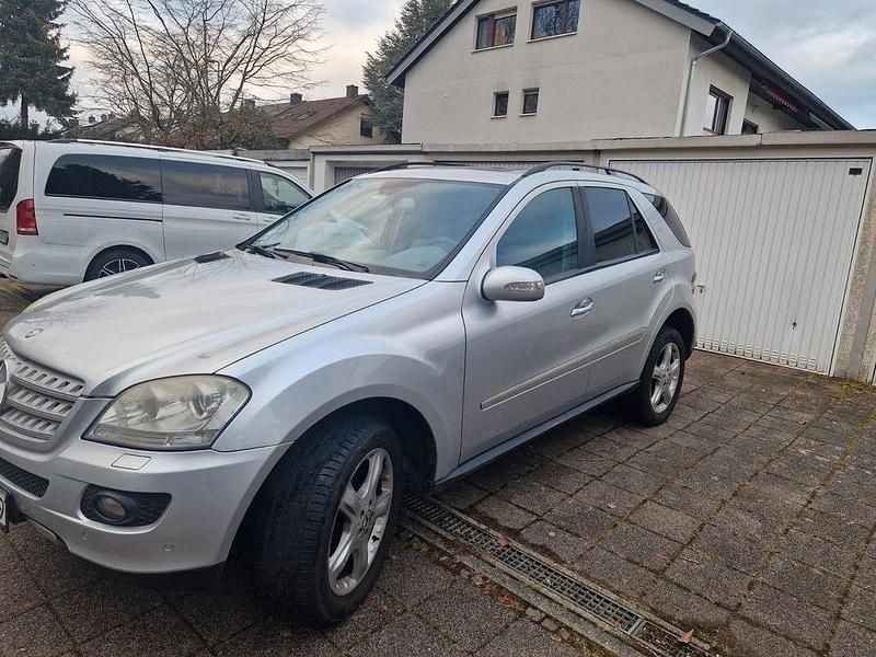 Gebraucht Mercedes ML320 224 PS (164 kW) 2008 Silber SUV