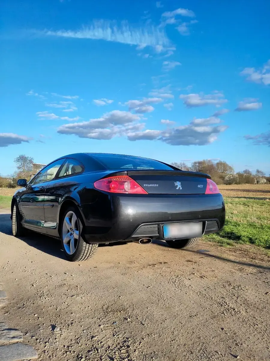 Gebraucht Peugeot 407 Coupe Platinum 163 PS (119 kW) 2010 Schwarz Coupé