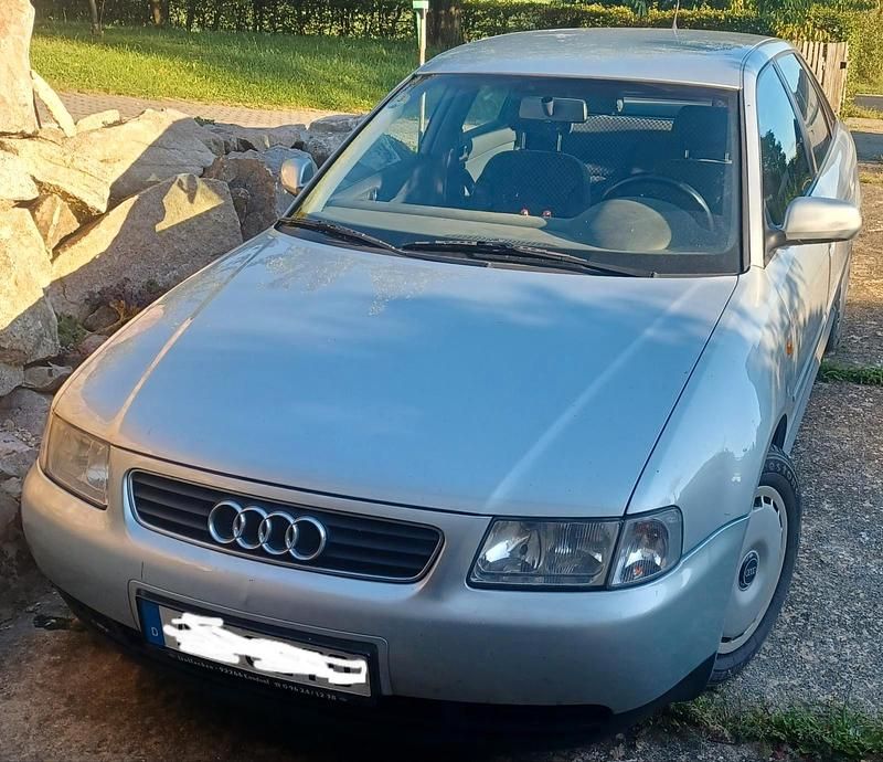 Gebraucht Audi A3 90 PS (66 kW) 1999 Silber Limousine