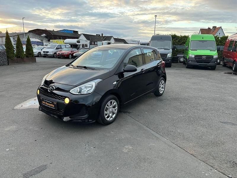 Schwarz Gebraucht 2017 Hyundai i10 Classic Kleinwagen | 5.500 € (Fairer Preis) - Bild 1/4
