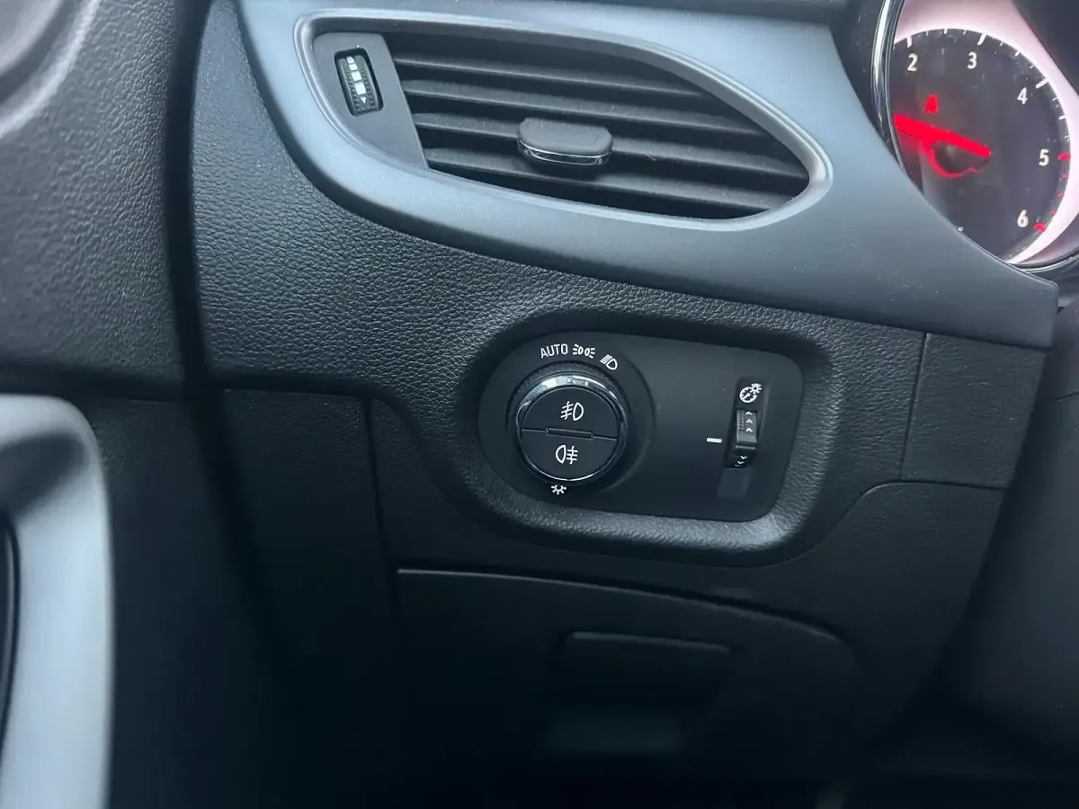 Gebraucht Opel Astra 110 PS (80 kW) 2019 Schwarz Kombi