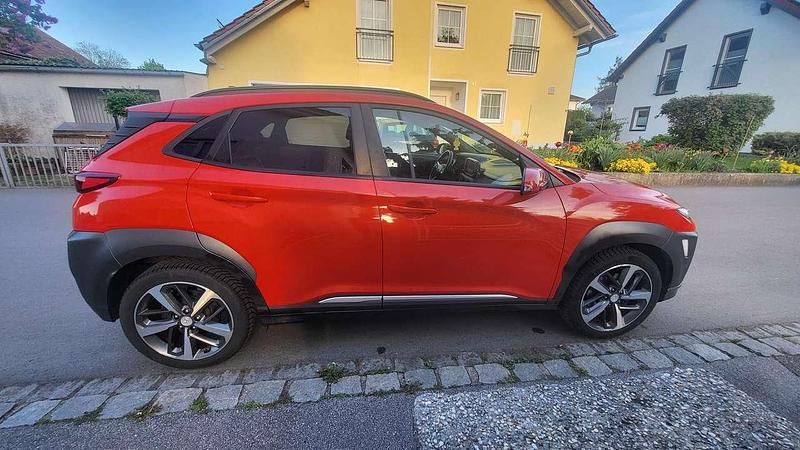 Gebraucht Hyundai Kona Style 136 PS (100 kW) 2019 Tangerine comet SUV