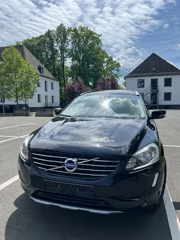 Gebraucht Volvo XC60 Summum 190 PS (139 kW) 2016 Schwarz SUV