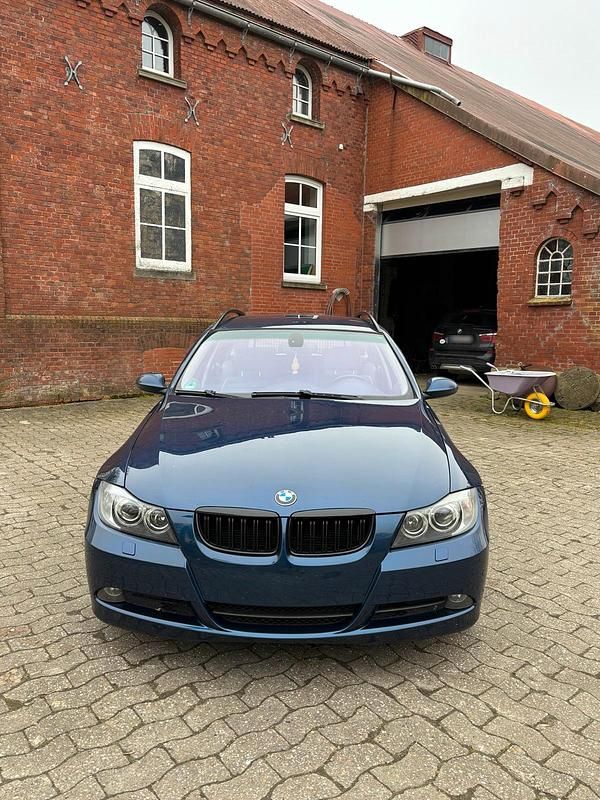 Gebraucht BMW 325 218 PS (160 kW) 2005 Blau Kombi