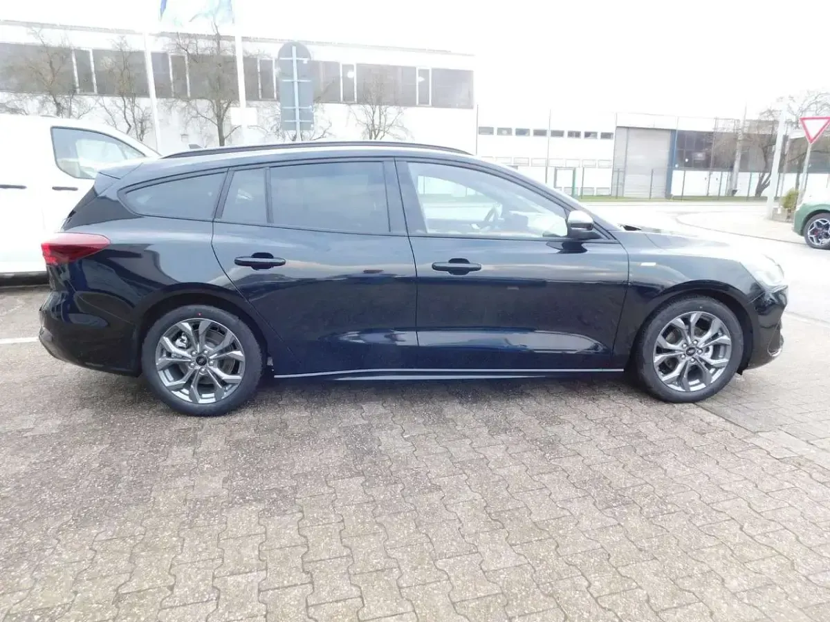 Neu Ford Focus ST-Line X 116 PS (85 kW) 2026 Schwarz Kombi
