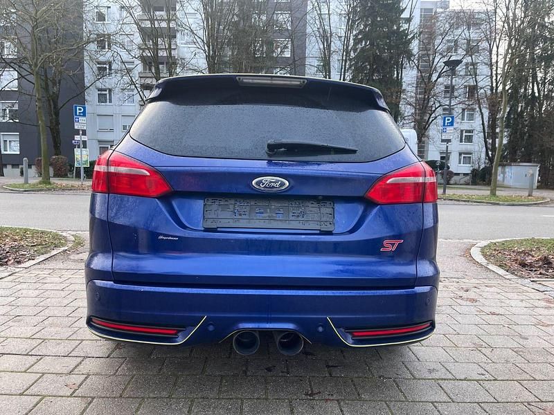 Gebraucht Ford Focus ST 250 PS (183 kW) 2016 Blau Kombi