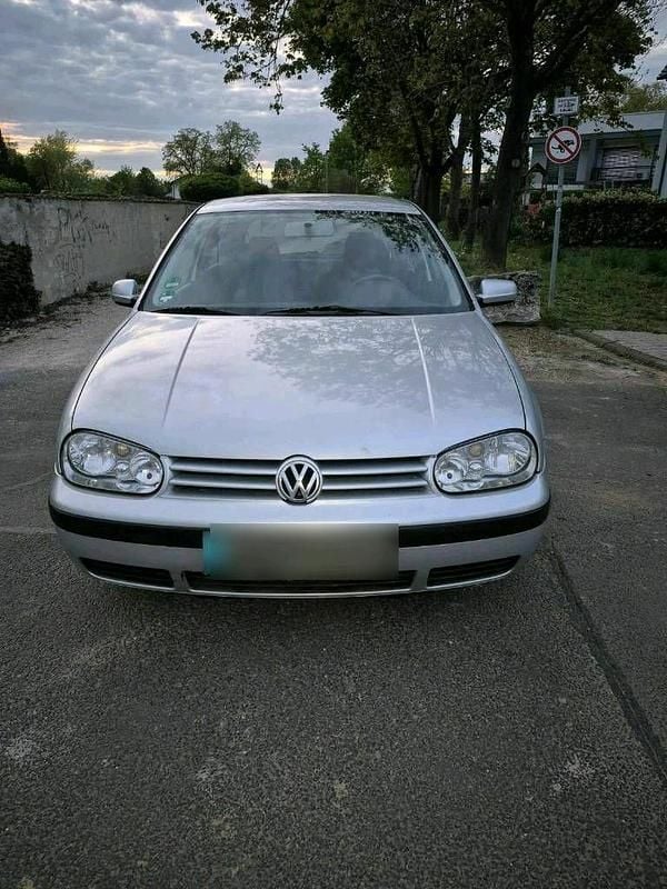 Usata VW Golf IV 2001 Argento Berlina