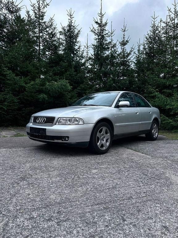 Silber Gebraucht 2000 Audi A4 Limousine | 1.150 € (Superpreis) - Bild 1/4