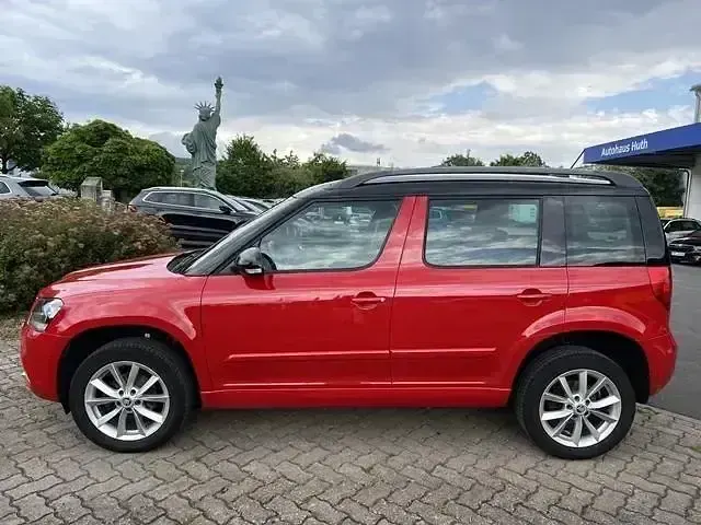 Gebraucht Skoda Yeti 122 PS (89 kW) 2014 Coridarot/schwarz SUV