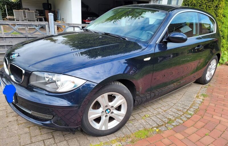 Blau Gebraucht 2009 BMW 116 Kleinwagen | 3.200 € (Guter Preis) - Bild 1/4