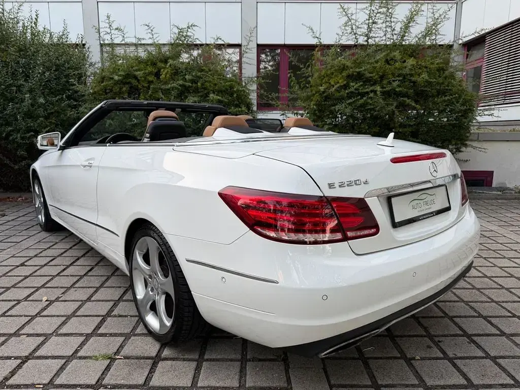Gebraucht Mercedes E220 170 PS (125 kW) 2016 Weiß Cabrio