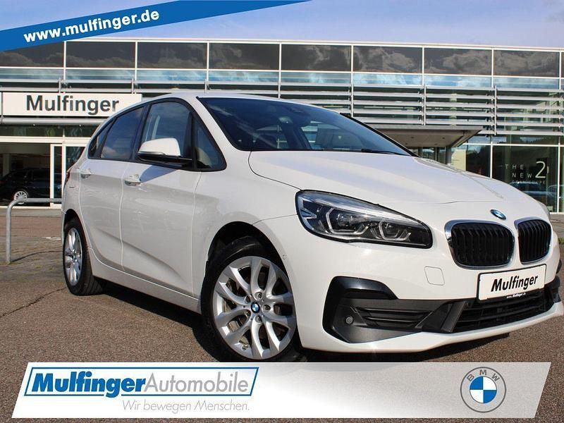 Weiß Gebraucht 2021 BMW 218 Advantage Van / Kleinbus | 17.980 € (Superpreis) - Bild 1/4