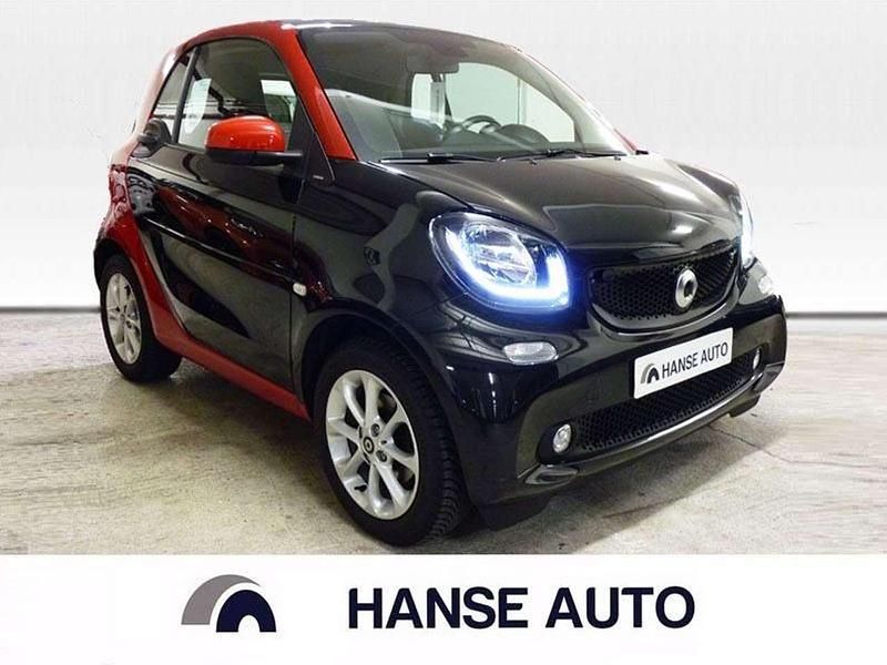 Schwarz rot Gebraucht 2019 Smart ForTwo Coupé Coupé | 15.800 € (Etwas zu teuer) - Bild 1/4
