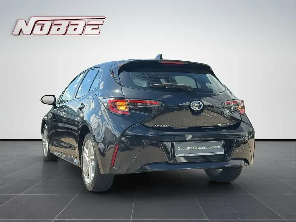 Gebraucht Toyota Corolla Business Edition 122 PS (89 kW) 2022 Schwarz Limousine