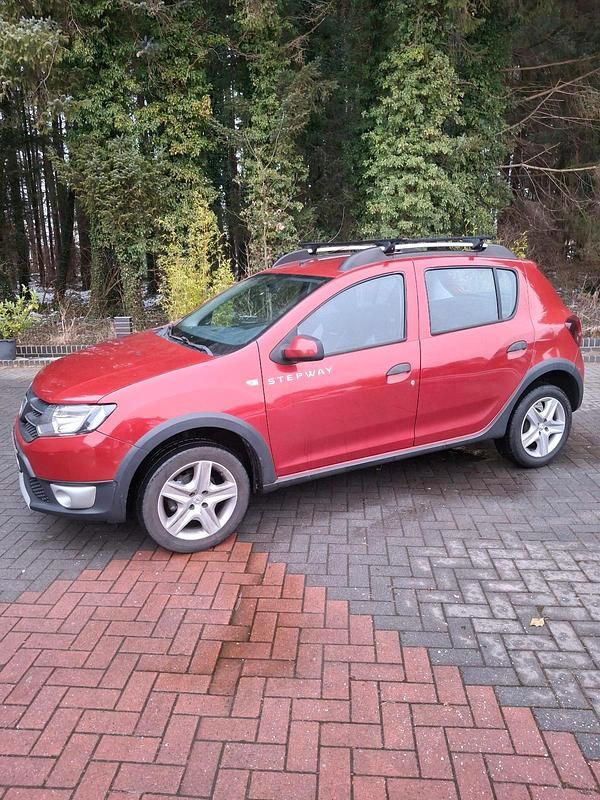 Rot Gebraucht 2016 Dacia Sandero Stepway Limousine | 5.700 € (Fairer Preis) - Bild 1/4
