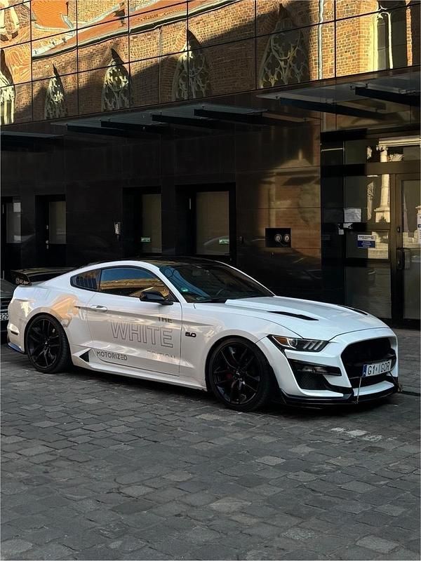 Weiß Gebraucht 2016 Ford Mustang GT Coupé | 28.950 € (Guter Preis) - Bild 1/4