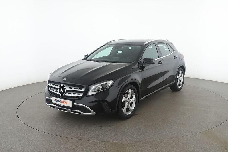 Schwarz Gebraucht 2019 Mercedes GLA180 Urban SUV | 19.070 € (Fairer Preis) - Bild 1/3