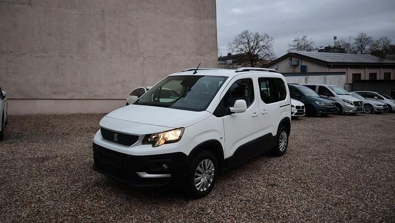 Gebraucht Peugeot Rifter 131 PS (96 kW) 2018 Weiß Van / Kleinbus