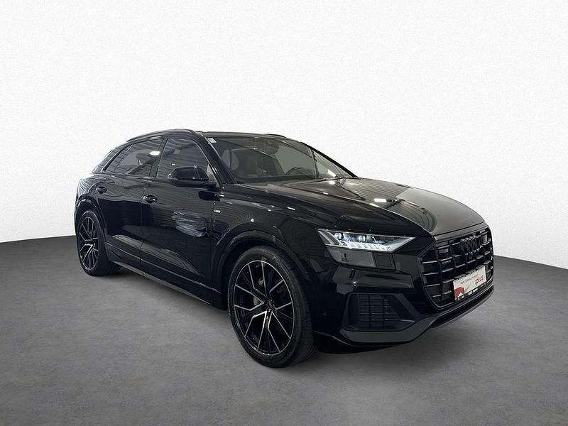 Gebraucht Audi Q8 S-Line 286 PS (210 kW) 2023 Mythosschwarz metallic SUV
