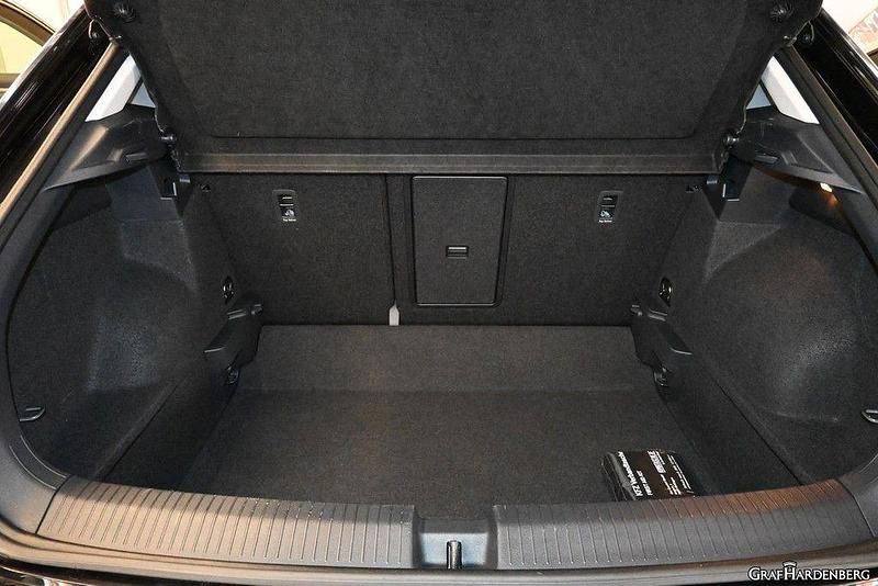 Gebraucht VW T-Roc Life 110 PS (80 kW) 2023 Schwarz SUV