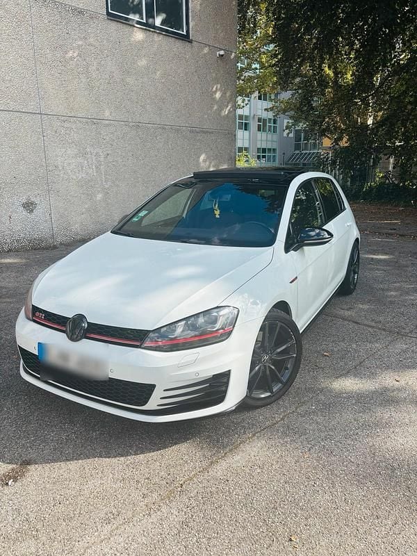 Weiß Gebraucht 2015 VW Golf VII GTI Kleinwagen | 14.299 € (Guter Preis) - Bild 1/4