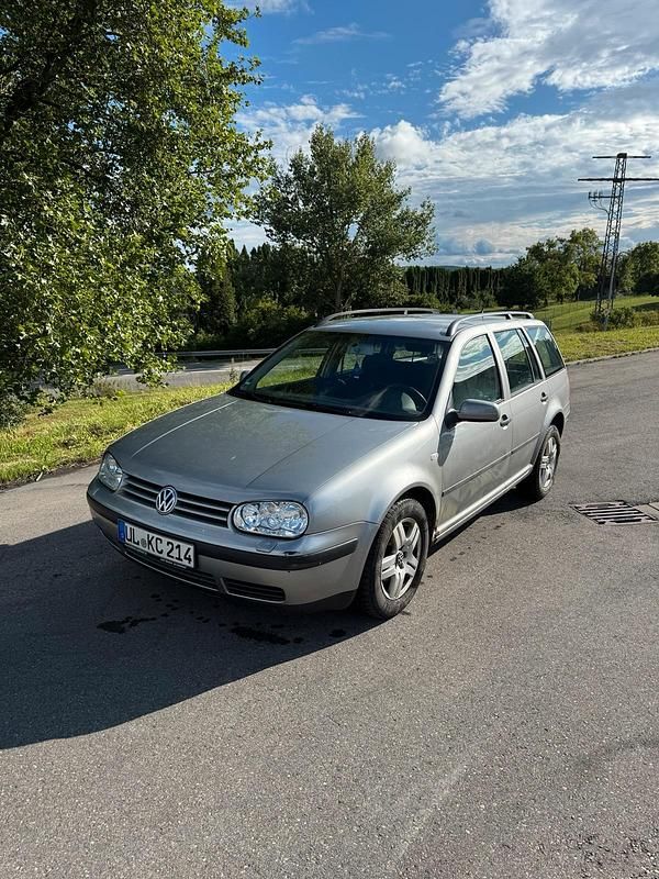 Silber Gebraucht 2002 VW Golf IV Kombi | 400 € (Superpreis) - Bild 1/4