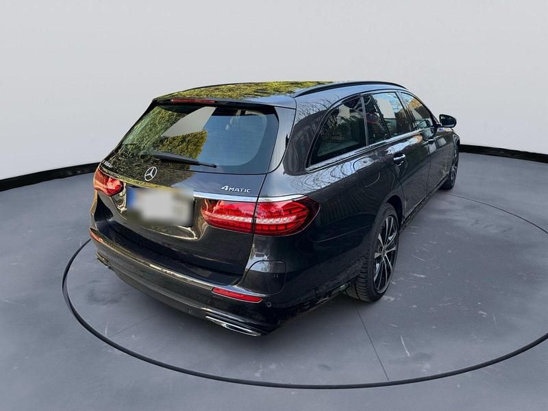 Gebraucht Mercedes E300 306 PS (225 kW) 2021 Grau Kombi