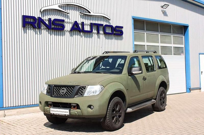 Schwarz/grau Gebraucht 2015 Nissan Pathfinder SUV | 23.890 € (Fairer Preis) - Bild 1/4