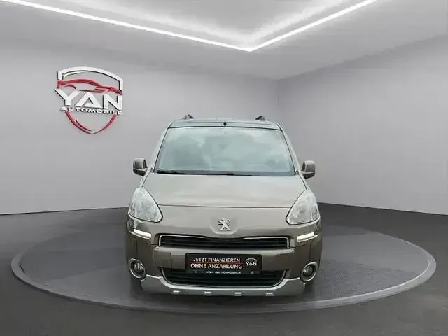 Gebraucht Peugeot Partner Tepee Style 114 PS (83 kW) 2015 Braun Van / Kleinbus