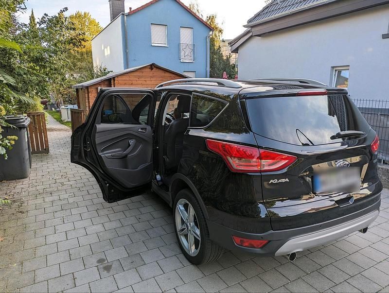 Gebraucht Ford Kuga Titanium 150 PS (110 kW) 2014 Schwarz SUV