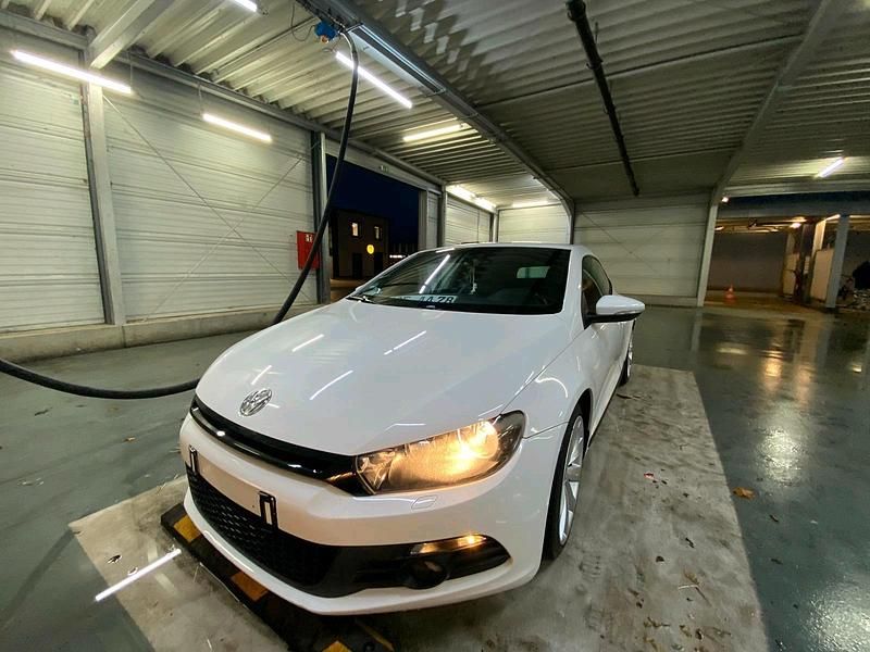 Gebraucht VW Scirocco 122 PS (89 kW) 2009 Weiß Coupé