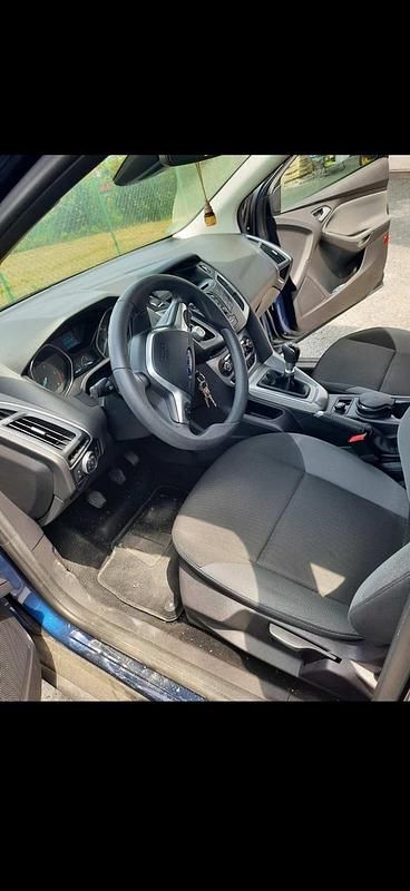 Gebraucht Ford Focus 116 PS (85 kW) 2011 Blau Limousine