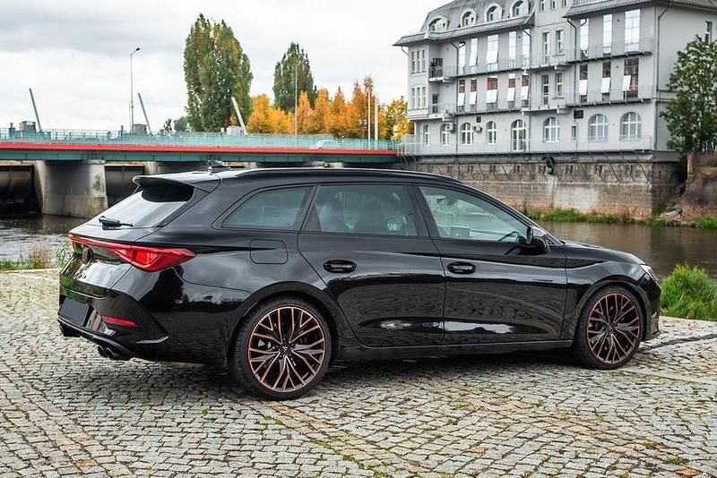 Gebraucht Cupra Leon VZ 300 PS (220 kW) 2024 Schwarz Limousine