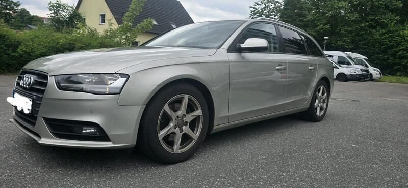 Grau Gebraucht 2013 Audi A4 Kombi | 6.500 € (Superpreis) - Bild 1/4