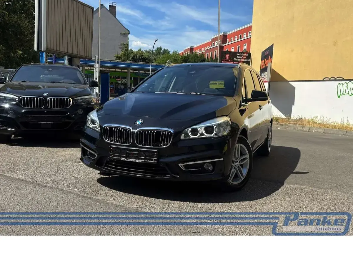 Gebraucht BMW 218 Luxury Line 150 PS (110 kW) 2015 Saphirschwarz Van / Kleinbus