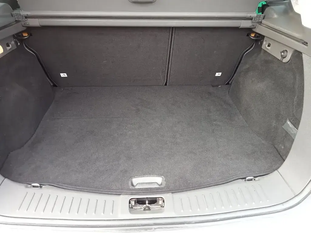 Gebraucht Ford Kuga Titanium 163 PS (119 kW) 2012 Weiß SUV