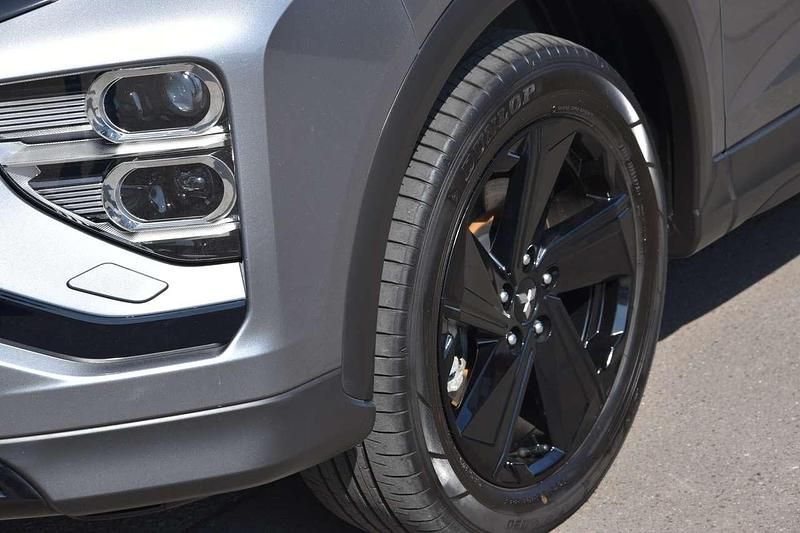 Gebraucht Mitsubishi Eclipse Cross Plus 137 PS (100 kW) 2024 Platinumgrau (m) SUV