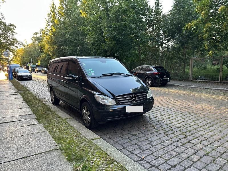 Schwarz Gebraucht 2010 Mercedes Viano Van / Kleinbus | 12.500 € - Bild 1/4