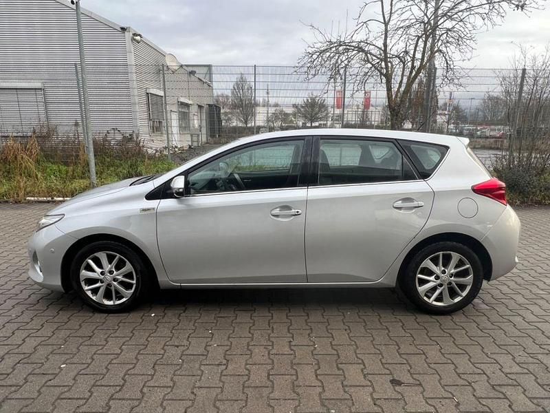 Gebraucht Toyota Auris Edition 90 PS (66 kW) 2013 Silber Limousine