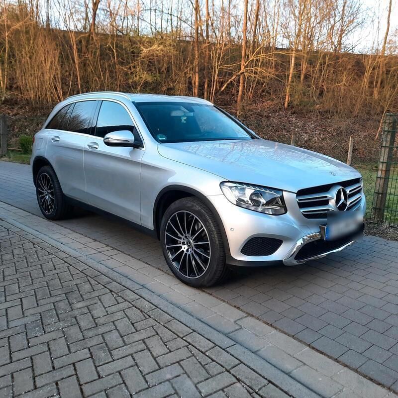 Silber Gebraucht 2017 Mercedes GLC250 SUV | 29.500 € (Guter Preis) - Bild 1/4