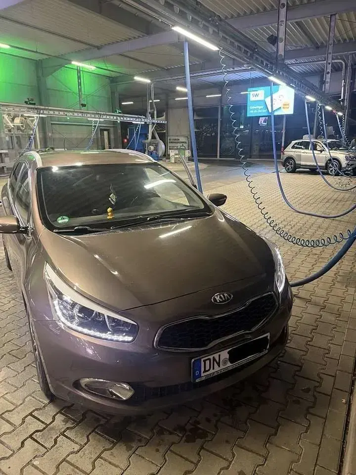 Gebraucht Kia Ceed Attract 99 PS (72 kW) 2013 Kleinwagen