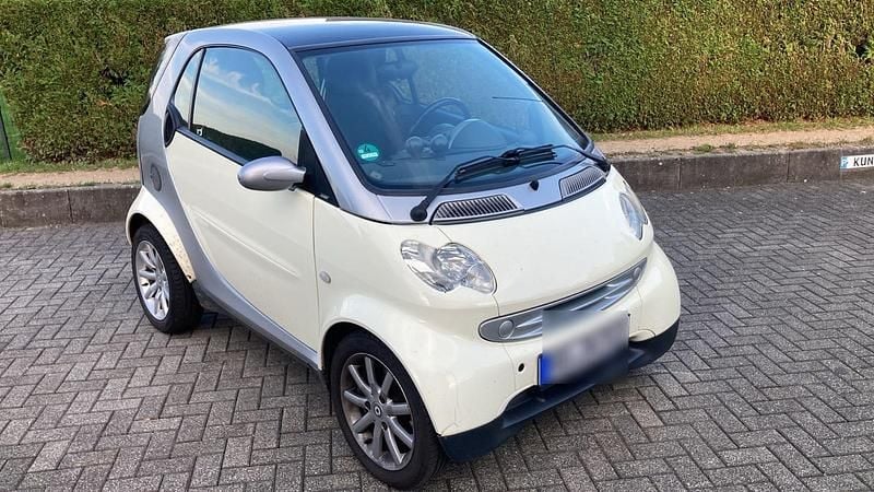 Beige Gebraucht 2005 Smart ForTwo Coupé Kleinwagen | 1.500 € (Guter Preis) - Bild 1/4