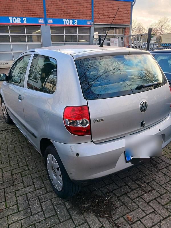 Gebraucht VW Fox 54 PS (39 kW) 2007 Grau Kleinwagen