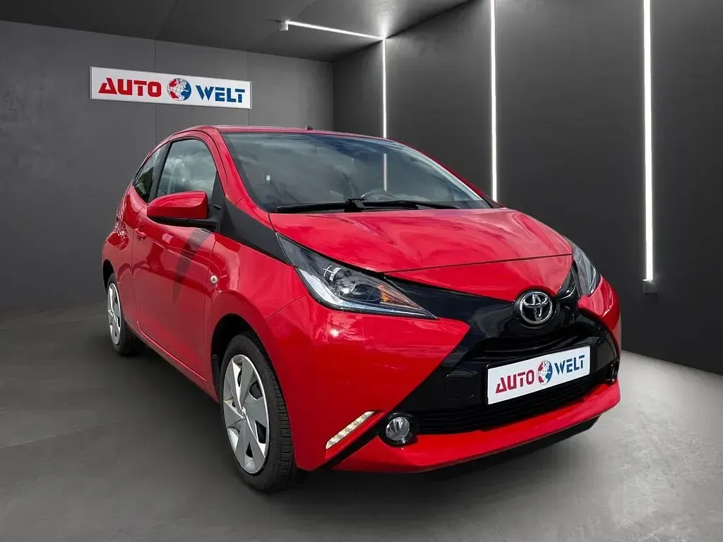Gebraucht Toyota Aygo 69 PS (50 kW) 2014 Rot Kleinwagen